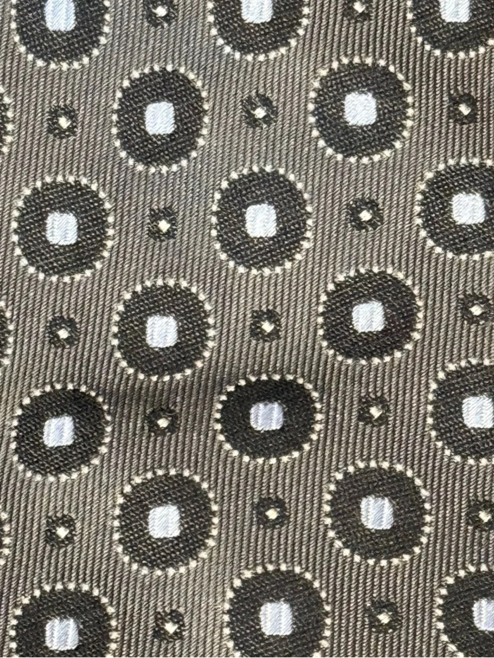 Hugo Boss Silk Tie Charcoal Gray Circle Medallion Geometric Made in Italy